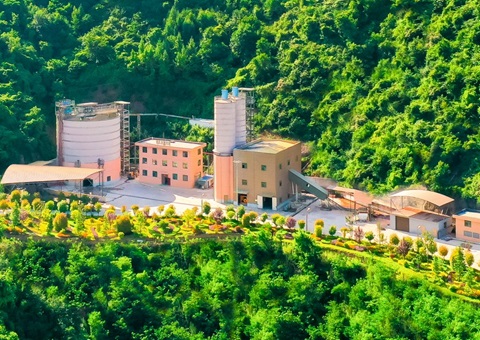 �����ҵʻ����ɫ�����쳵��   ���Ҽ���ʡ����ɫ��ɽ����Ծ����һ��һʮ����